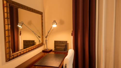 suite_junior_bureau